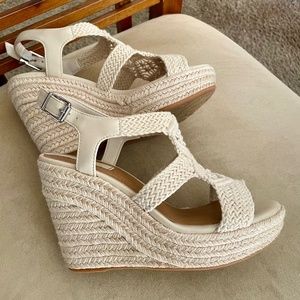 Copper key white wedges ⚪️